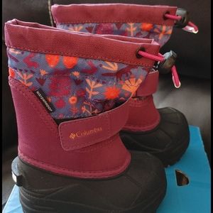 Columbia Toddler Boots Size 5- new without box.